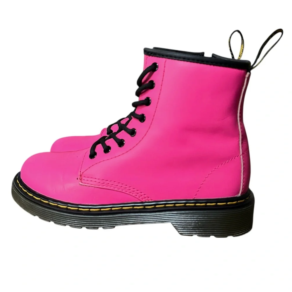 Dr. Martens Girls Romario Boathouse Pink Leather Lace Up Chunky Boot 2 Youth
